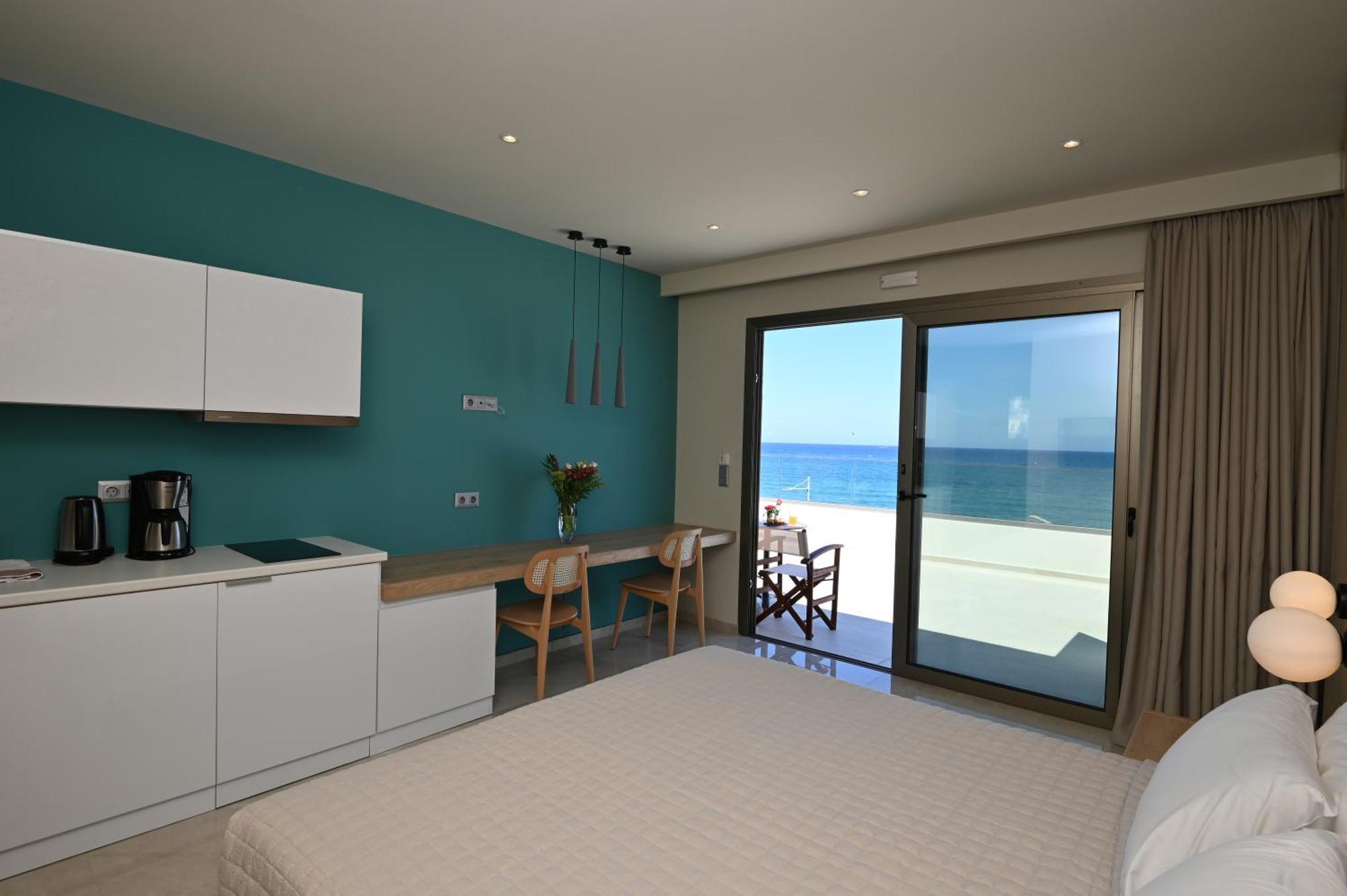 Blue Sky Aparthotel Rethymno